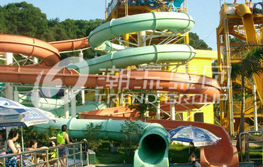 FPR Water Park Rides Dengan 10.8m Landasan Tinggi OEM raksasa Water Park objek wisata