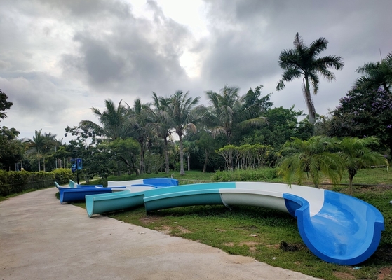 Slide air serat kaca spiral tipe multi lane disesuaikan