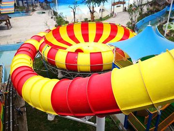 Disesuaikan Menyenangkan Taman Air Slide, Giant Ruang Backyard Air Slide Merah / Kuning untuk Park