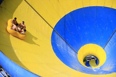 Aqua Park Peralatan, Colorful Slide Fiberglass Air untuk Giant Aqua Park / disesuaikan Slide Taman air