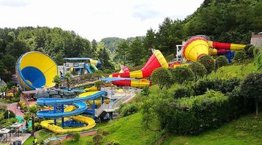 Aqua Park Peralatan, Colorful Slide Fiberglass Air untuk Giant Aqua Park / disesuaikan Slide Taman air