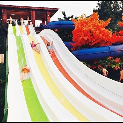 FRP Fiberglass Custom Water Slides untuk peralatan taman hiburan / dewasa