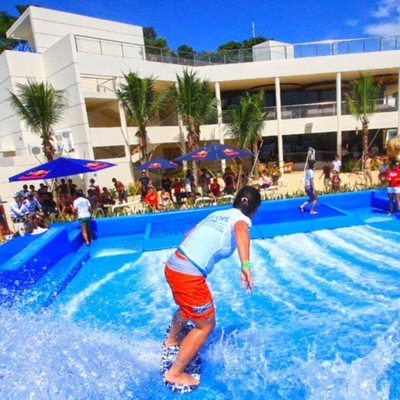 Durable Surfing Arus Rider Extreme Sport Fun naik 21.7m * 13.4m Untuk Water Park