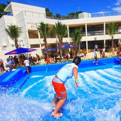 Double / Single Flowrider Air naik Biru berwarna Surfing Simulator Machine Dengan Fiberglass Bahan