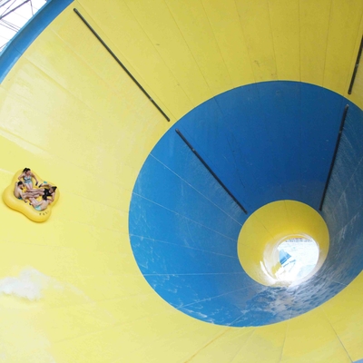 Mendebarkan Komersial Fiberglass Water Slides Kecepatan Maksimum 12m / S