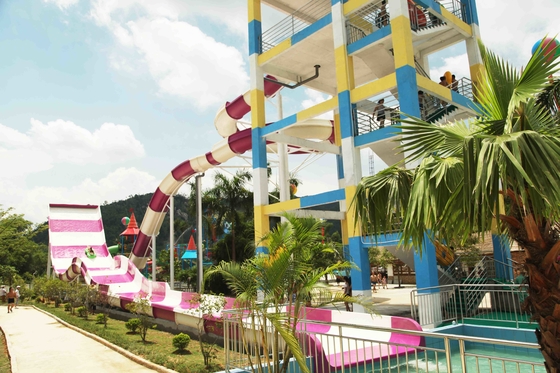 Raksasa Aqua Park Peralatan Menyenangkan swwiming Renang Fiberglass Waterslides Untuk Anak-Anak