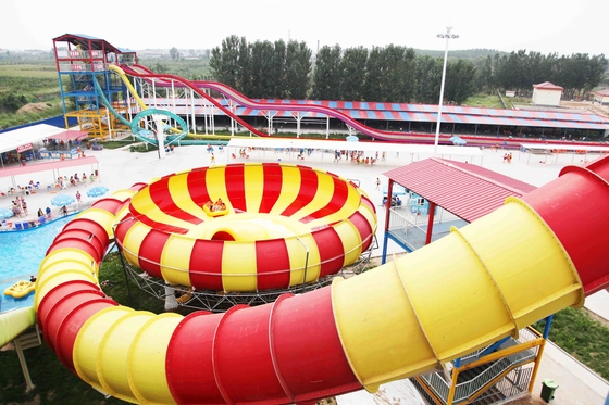 Theme Park Peralatan Ruang Bowl Water Slide Supper Crater Van untuk 2 Orang