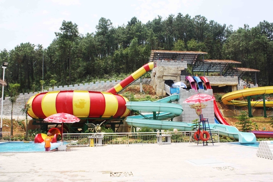 Theme Park Peralatan Ruang Bowl Water Slide Supper Crater Van untuk 2 Orang