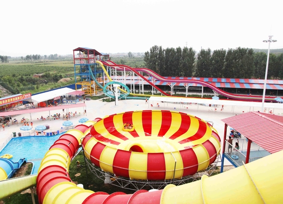 16m Ruang Bowl Water Slide Merah / Kuning Aqua Park Konstruksi