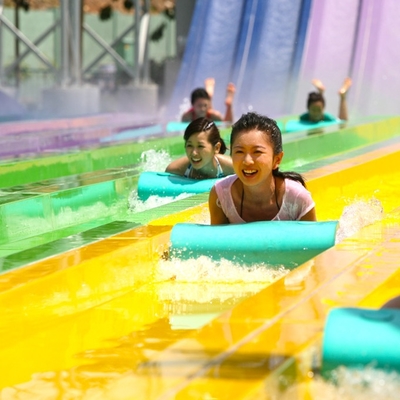Menarik Kupu-kupu Balap Fiberglass Water Slides Galvanized Carbon Steel Frame Untuk Aqua Park