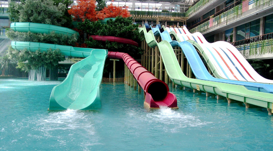 304 Stainless Steel Screw Fiberglass Water Slides 1m Lebar OEM untuk Water Park