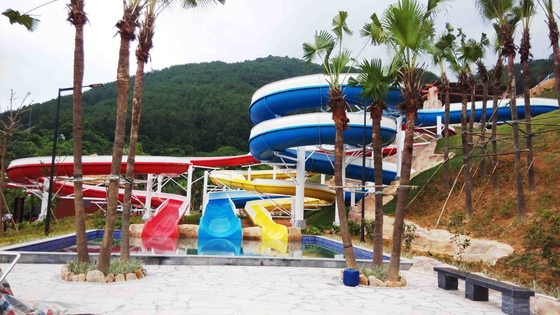 Fastener Stainless Steel FRP Spiral Water Slides Untuk Taman Air Luar Angkasa Raksasa
