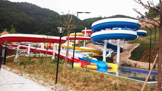 Lucu FPR Water Slide Permainan ganda Terbuka dan dekat Slide Air dingin untuk Water Park