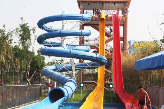 Colorful Aqua Park Peralatan, Custom Water Slides Dengan Galvanized Bingkai Carbon Steel