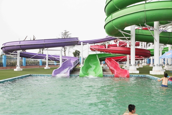 Hijau Big Komersial Renang Water Slides Untuk Theme Park / Backyard Water Slides Anak