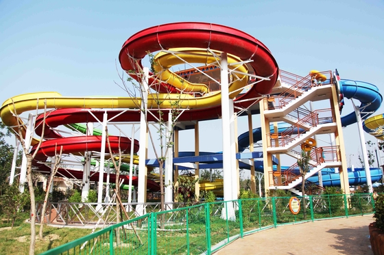 Menarik Waterpark Peralatan / Fiberglass Water Slides Dengan 304 Stainless Steel Screw