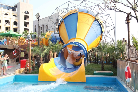 Comercial Indoor Air Putar Slide Kecil / Water Park naik 100m3 / Hr Kecil Tornado Water Slide
