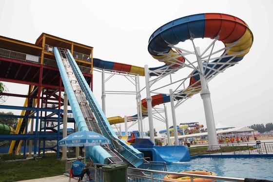 Peralatan Taman Bermain Air, Kapasitas Slides Air Besar untuk Hiburan Keluarga di Taman Air Besar