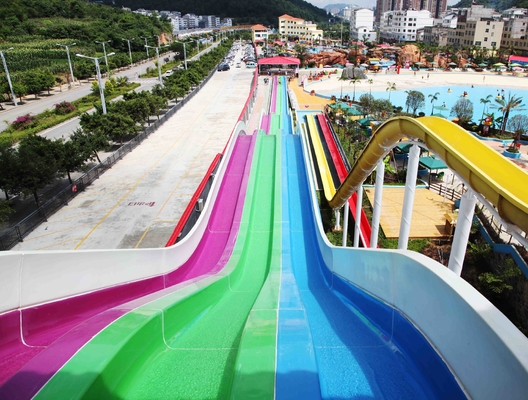 Slide umum Water Park Kustom Water Slides Internet Kecepatan Dewasa Gabungan Plastik Air