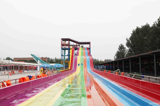 Stainless Steel Slide Air Fiberglass Dengan Rainbow Warna Untuk Anak-Anak / Dewasa di Water Park