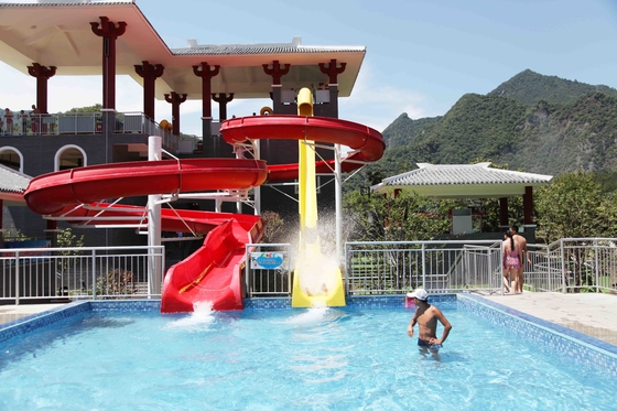 General Water Park Barang Khusus Water Slide Internet Kecepatan Dengan 120 Riders / H Kapasitas