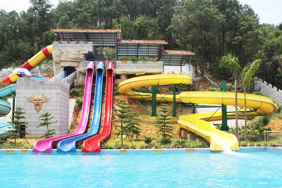 General Water Park Barang Khusus Water Slide Internet Kecepatan Dengan 120 Riders / H Kapasitas