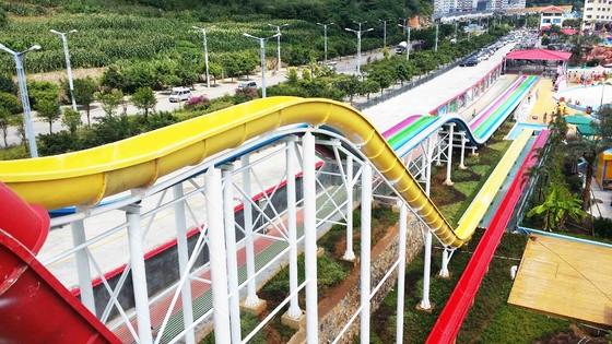 Colorful Slide Internet Kecepatan Adult Air dengan Air Amusement Park Konstruksi