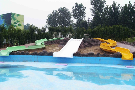 Komersial Playground Equipment Buka Tutup Body Style Slides Untuk Anak-Anak di Water Park