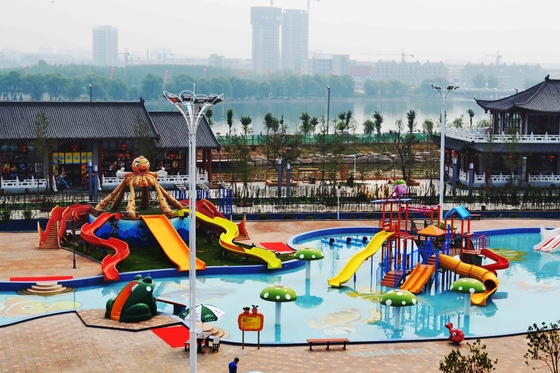 Komersial Playground Equipment Buka Tutup Body Style Slides Untuk Anak-Anak di Water Park