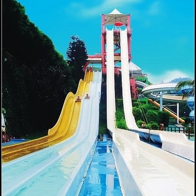 Kecepatan Air Slide Untuk Dewasa / OEM Tinggi Fiberglass Water Slides untuk Giant Water Park