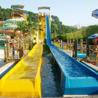 Hijau Dan Kuning Internet Kecepatan Fiberglass Water Slides Opsional Warna Untuk Dewasa