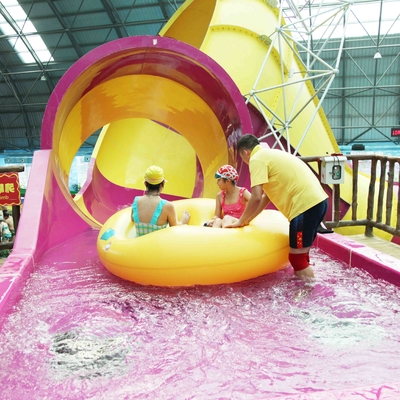 Indoor Fiberglass Aqua Park Peralatan 2 Orang Water World Water Slide