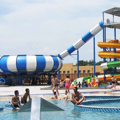 Custom Fun Aqua Park Air Fiberglass Meluncurkan Slide Air Raksasa untuk Proyek Air