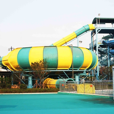 Custom Fun Aqua Park Air Fiberglass Meluncurkan Slide Air Raksasa untuk Proyek Air