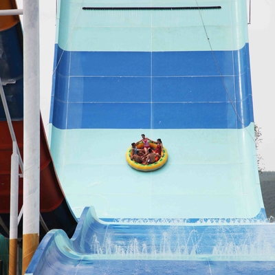 Slide Kolam Renang Hiburan Rainbow Water Slide / Outdoor Water Play Equipment