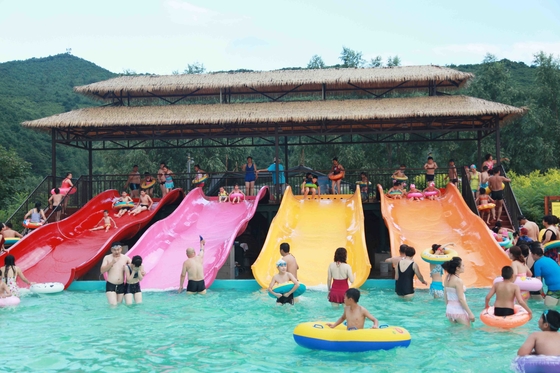 Disesuaikan 3 Riders Kids &#39;Water Slide Aqua Park Peralatan, Pink / Jeruk / Biru