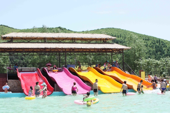 Disesuaikan 3 Riders Kids &#39;Water Slide Aqua Park Peralatan, Pink / Jeruk / Biru