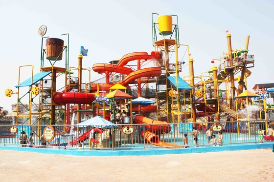 Menarik taman air keluarga di waterhouse giantic dengan gaya waterslide yang berbeda