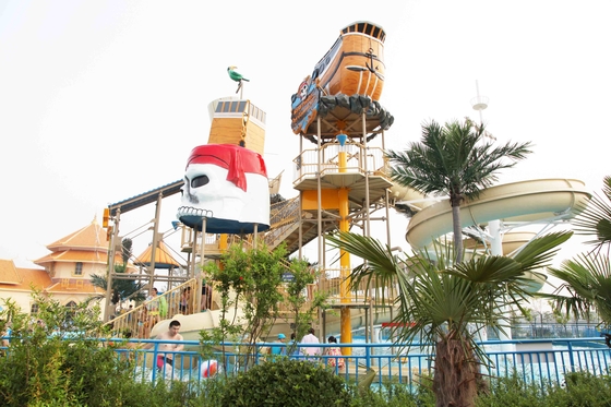 Taman Struktur baja Dengan Air Taman bermain Terbuka dan dekat Spiral Water Slides