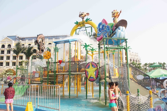 Mengambang besar Aqua Playground Theme Hotel terbuka Water Park Fiberglass Peralatan