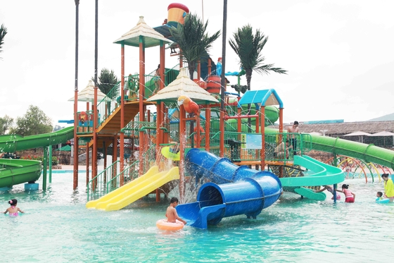Fiberglass Aqua Playground Equipment Interaktif Fiberglass Produk / Disesuaikan Water Park Produk