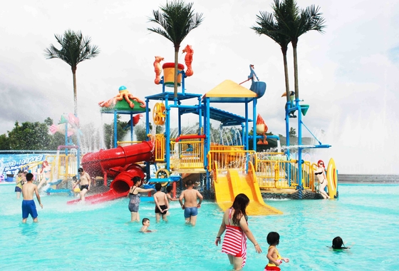 Interaktif Fiberglass Water House / Slide Balita Bermain Peralatan untuk Water Park 150 Riders / Waktu