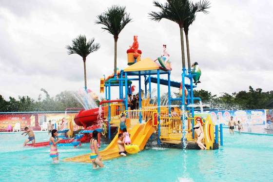 Hiburan Fiberglass Kids &#39;Water Park Peralatan Air Playground Commercial