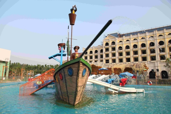Corsair Aqua Mainkan Water Park Equipment / Large Holiday Resort Fiberglass Pirate Ship