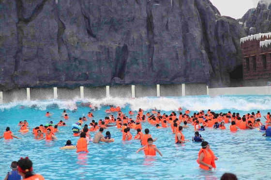 Luar ruangan Fiberglass Water Park Wave Pool Gelombang Mesin Untuk Family Entertainment