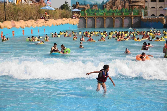 Taman Air Fiberglass fashional Dengan Pools Gelombang Populer Keren / Air Slide