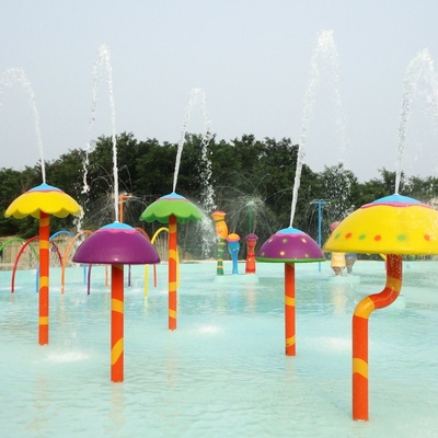 Air Semprot Taman Peralatan dengan mesin pompa air di waterparks menyenangkan