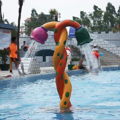 Air Semprot Taman Peralatan dengan mesin pompa air di waterparks menyenangkan
