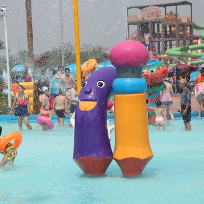 PVC, fiberglass mainan taman Material air dengan pompa air di sprayground