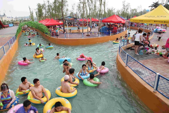 Kolam Renang Berminyak Raksasa Peralatan Taman Air Komersial Untuk Keluarga